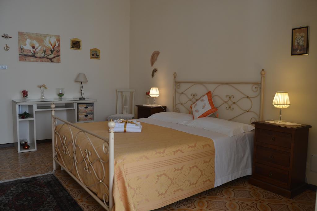 Sant'Agata Li Battiati Bed & Breakfast Marena חדר תמונה
